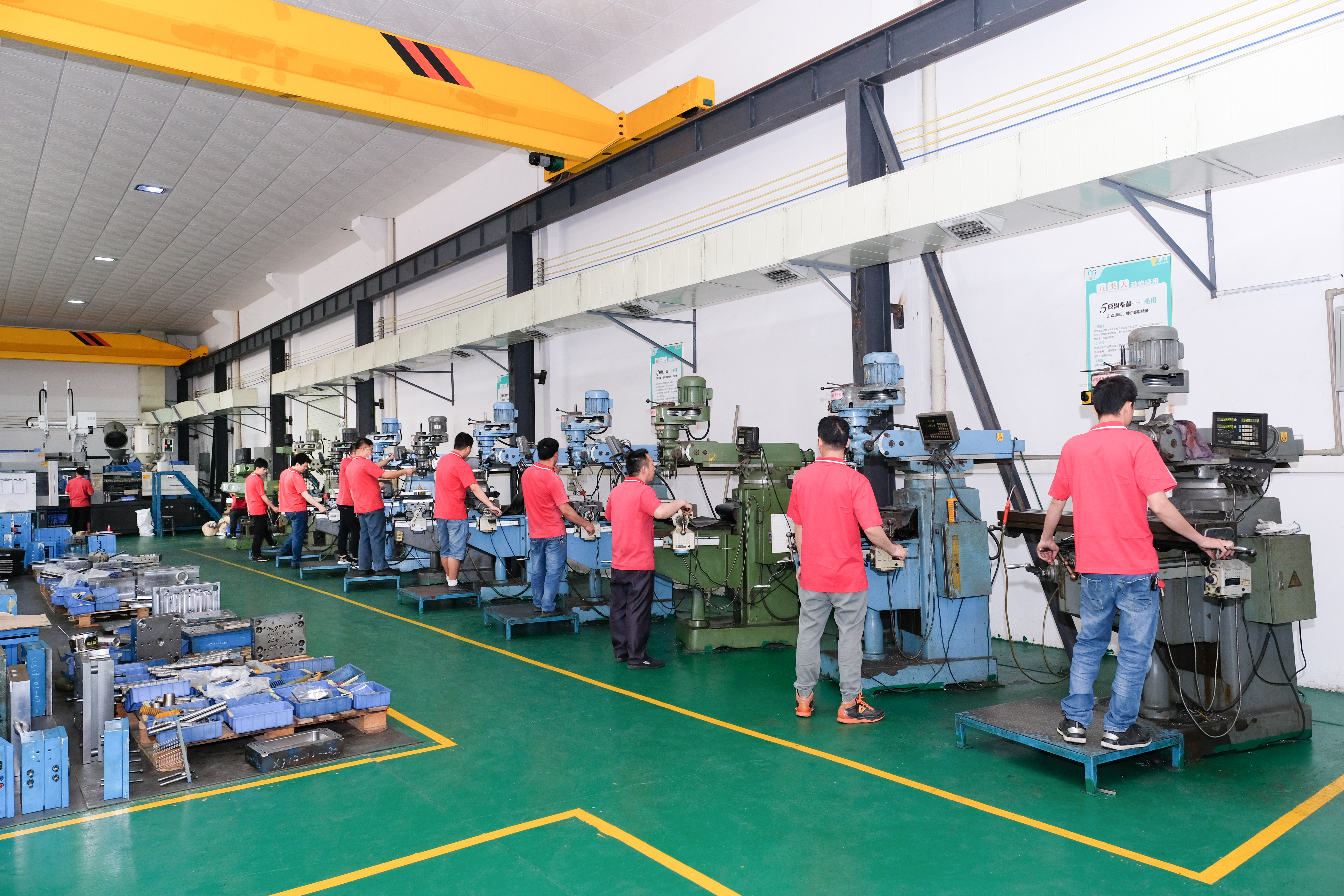 AK(中国)模具铣床加工现场