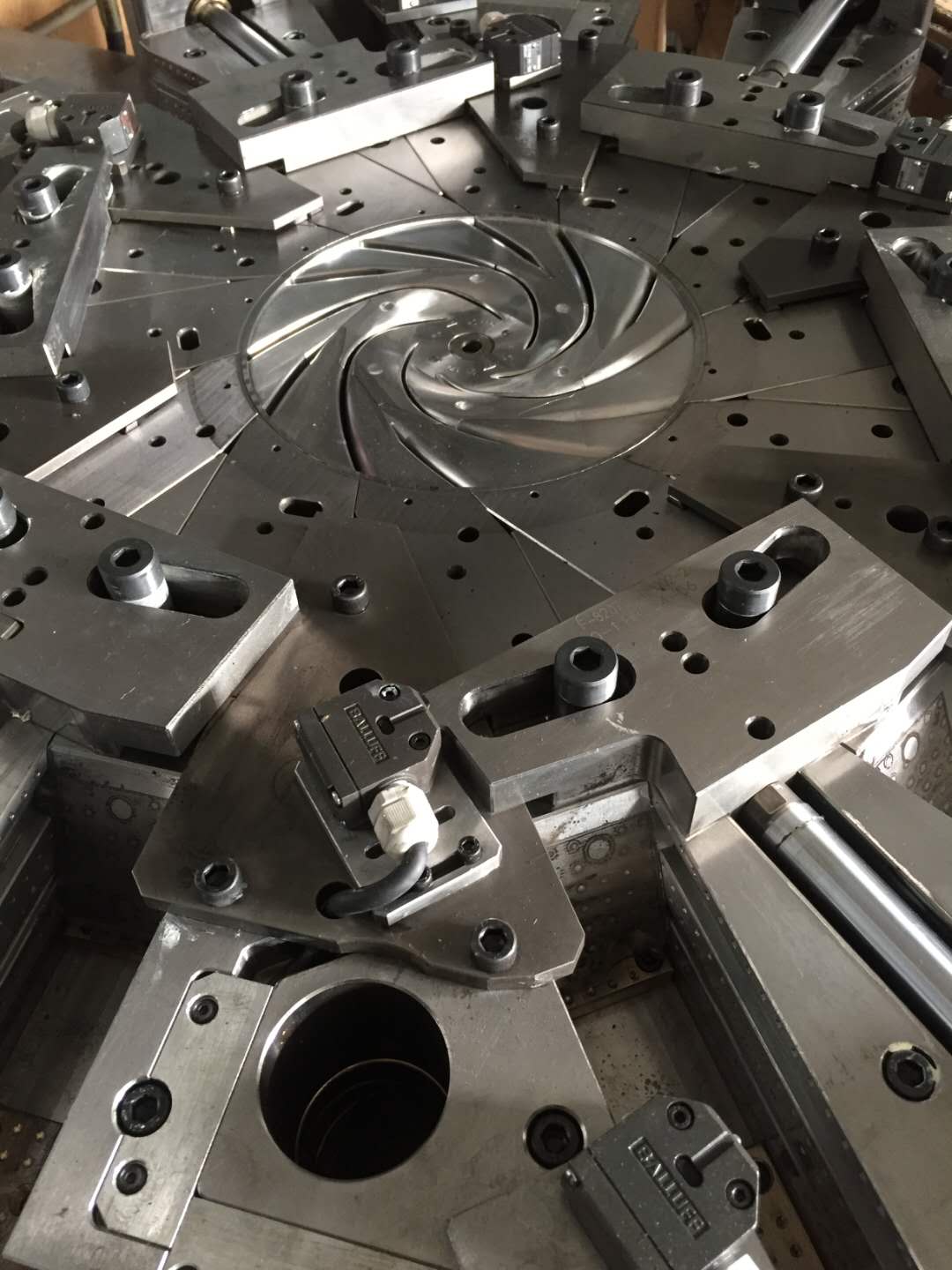AK(中国)模具加工 AK(中国)模具加工