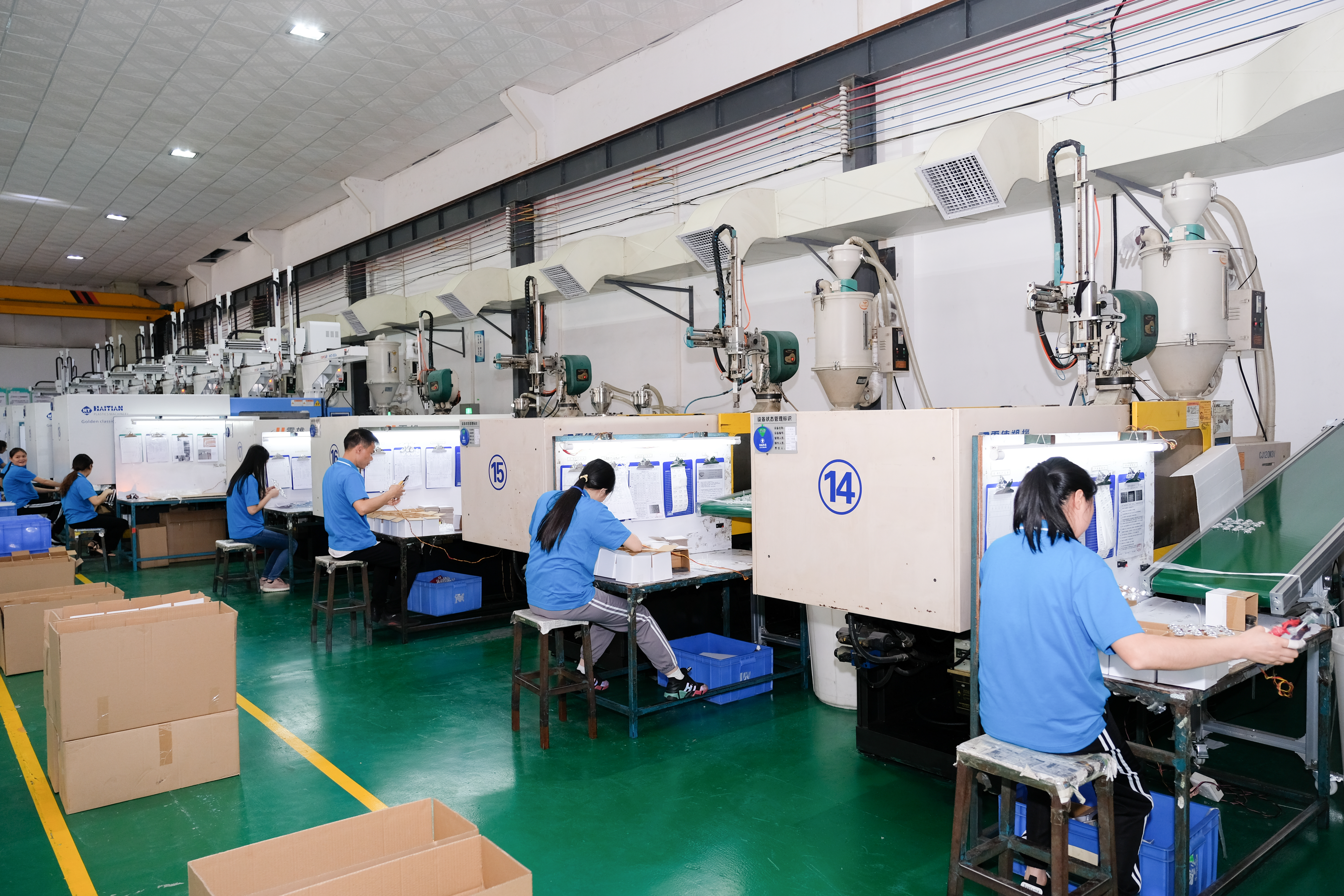 AK(中国)注塑模具定制led透镜
