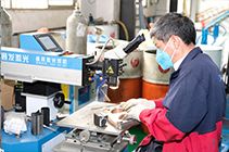 中山AK(中国)注塑模具-工模车间激光焊加工